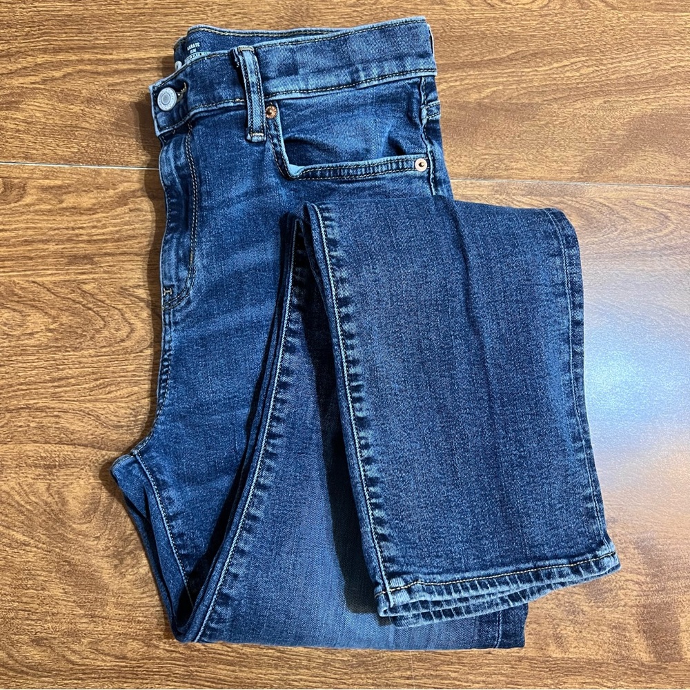 Old Navy Karate Slim Built in Flex Max Distressed Denim Jeans Kids size 18